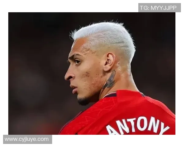 足球明星脖部纹身艺术揭秘展现个性与风格的独特魅力